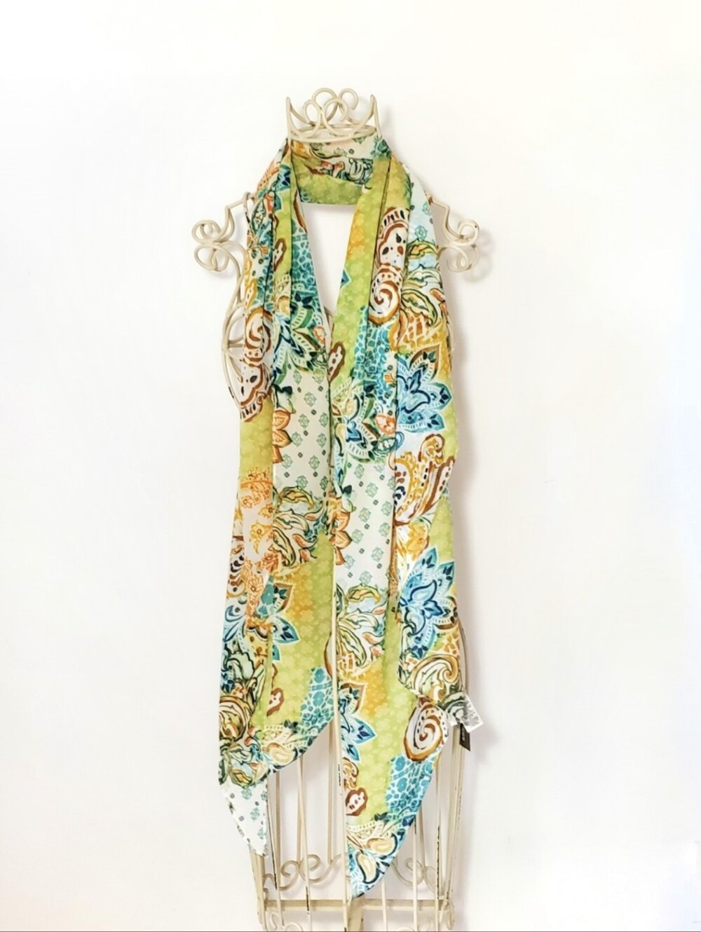 NWT Chico's Yori Flip Scarf
